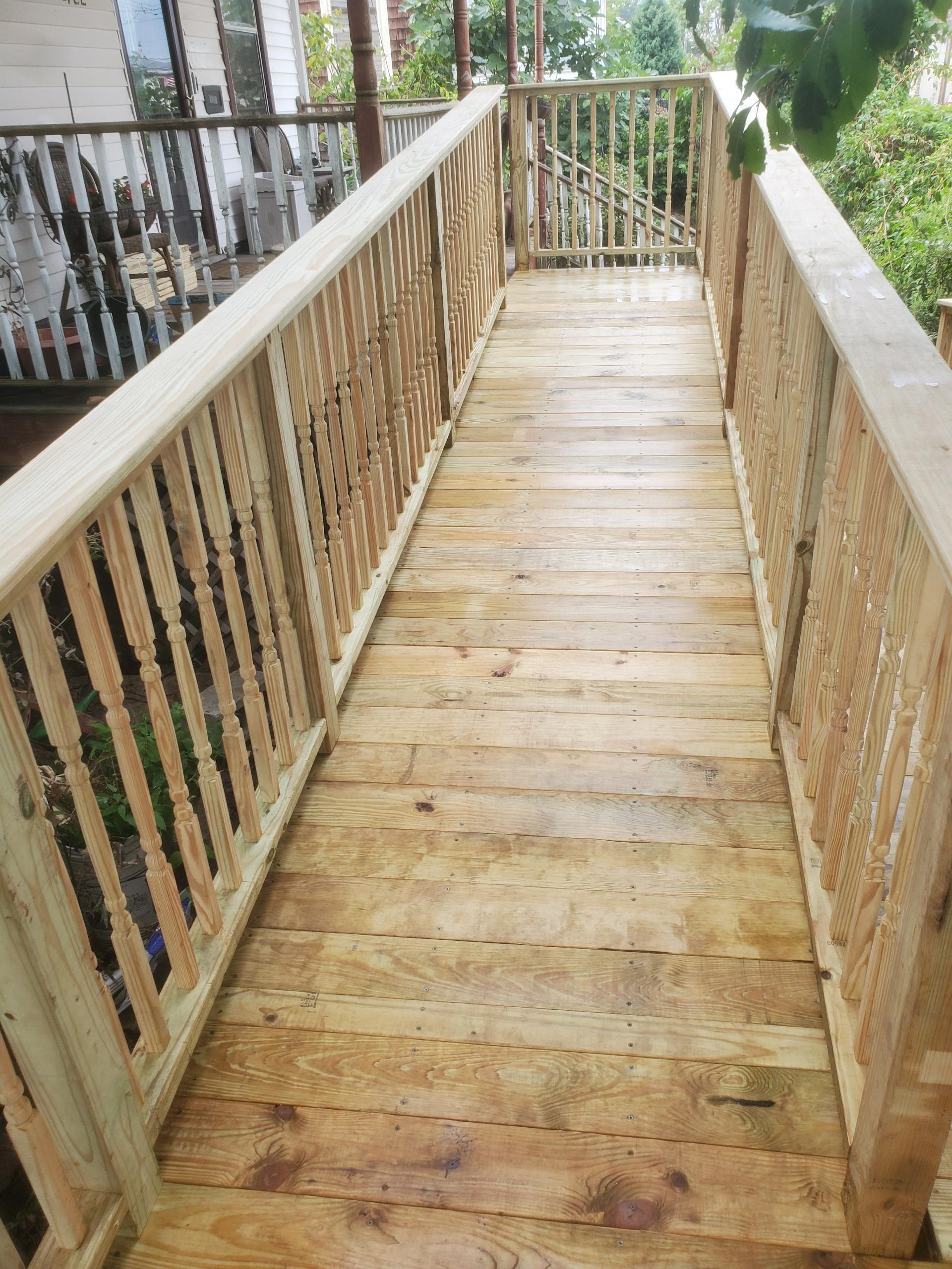 5 Star Lopez Construction team working on a residential project